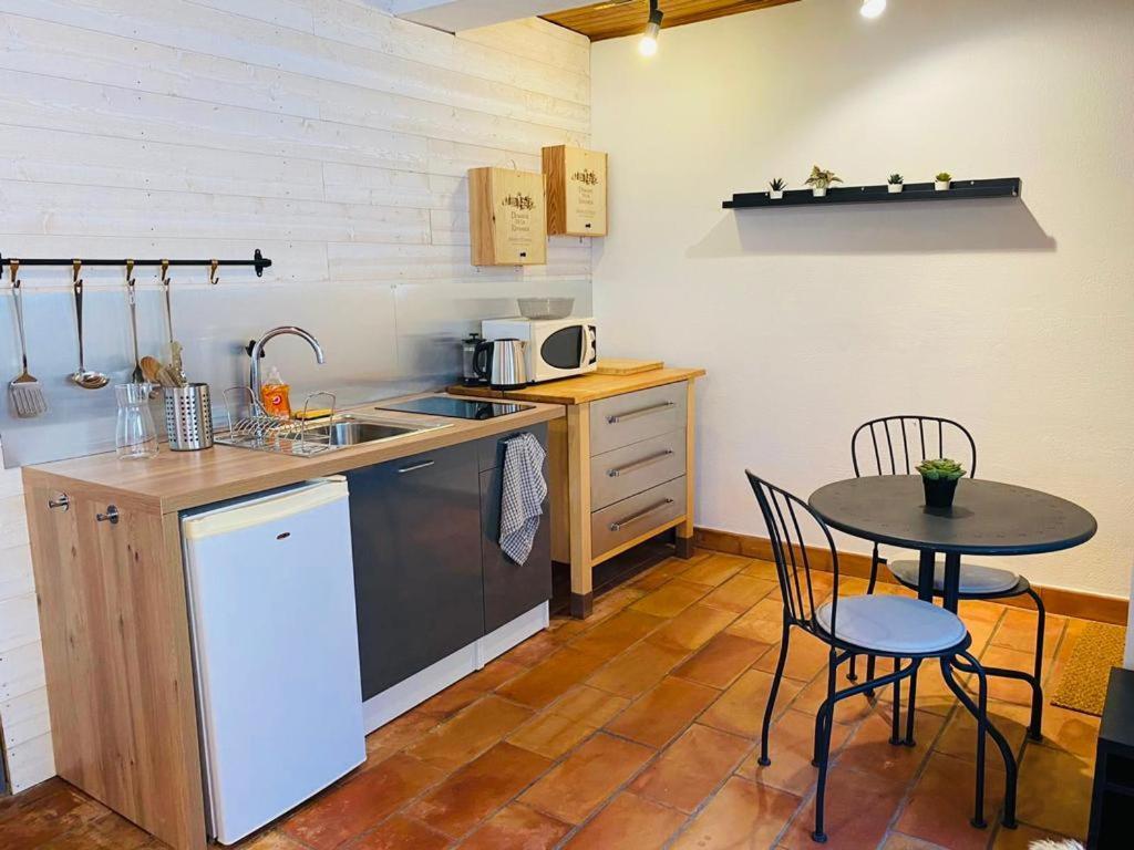 Studio Ile De La Barthelasse A Deux Pas Du Centre 亞維農 外观 照片